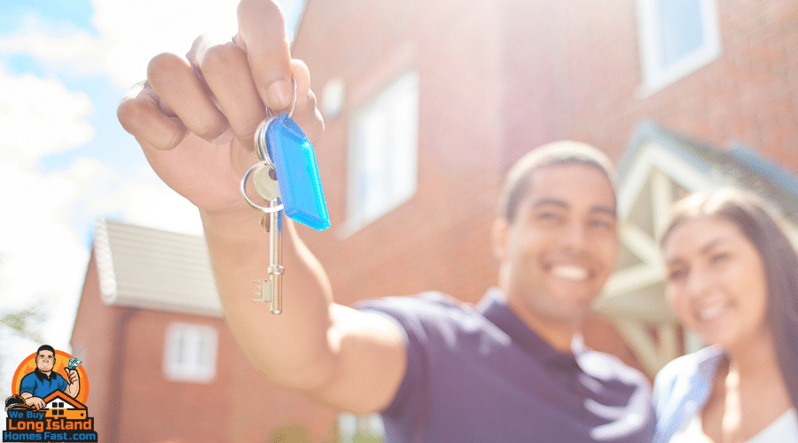 happy homeowners after selling their house for cash